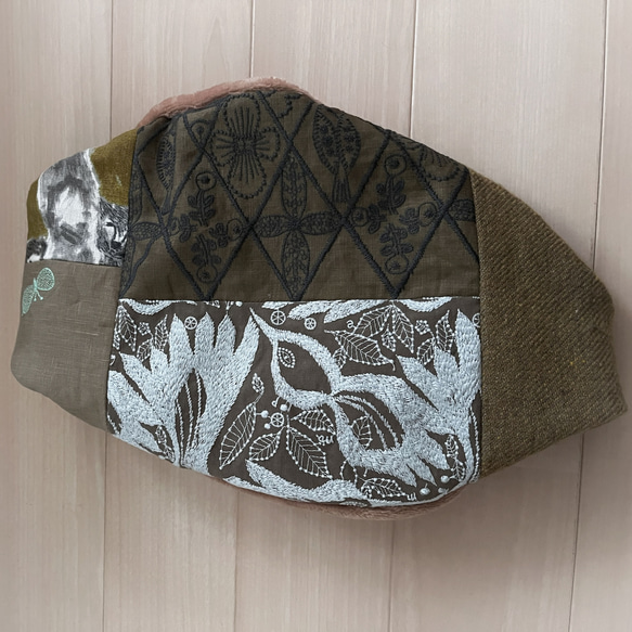 ミナペルホネン　マスタードカーキ系パッチ　ボリュームスヌード　もこもこスヌード　フワフワボア　冬支度 7枚目の画像