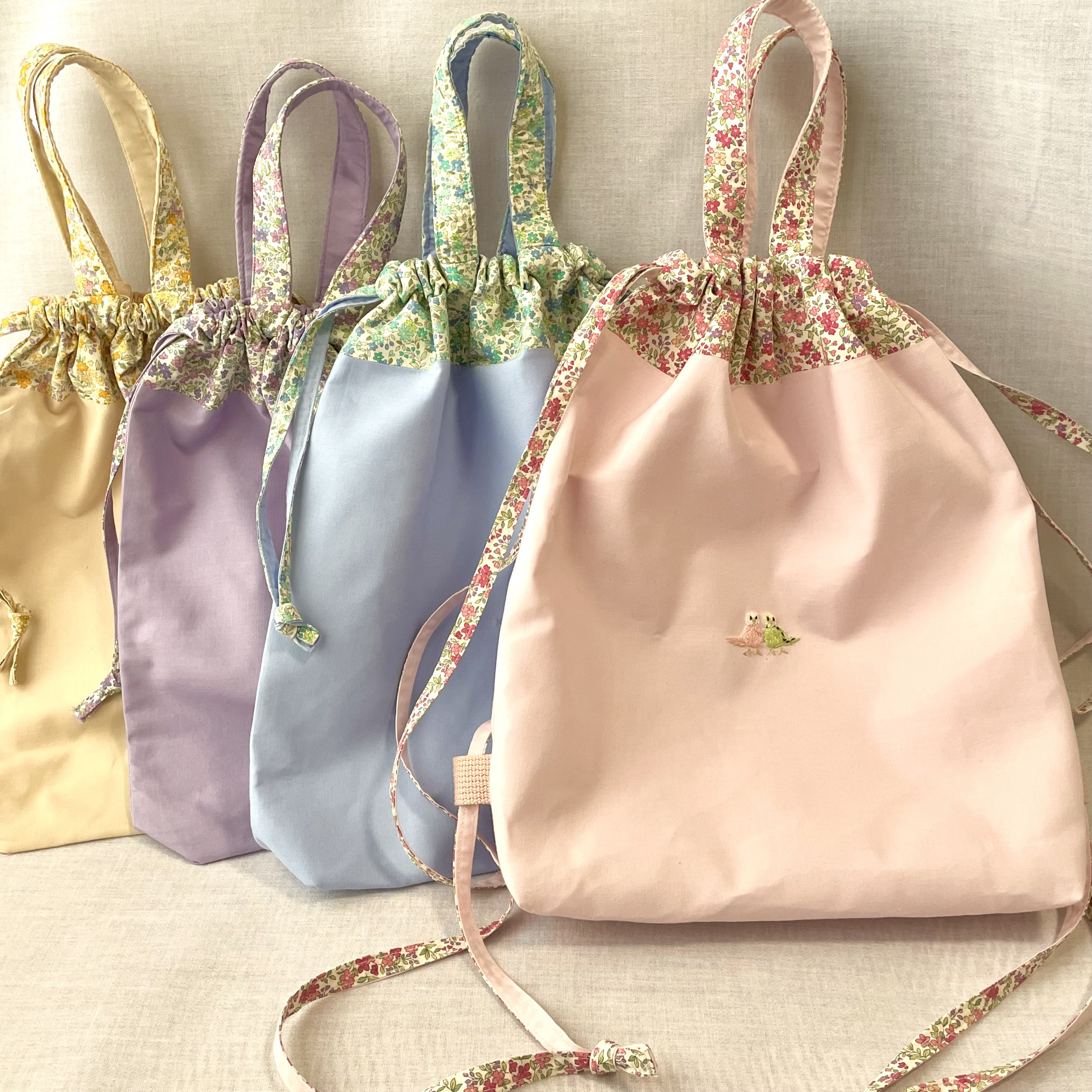 上履き入れ　コップ袋　体操服袋　ヌビ　　ハート刺繍