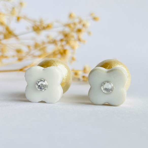 美濃焼】白い小さなお花とコットンパールバックキャッチピアス ピアス 