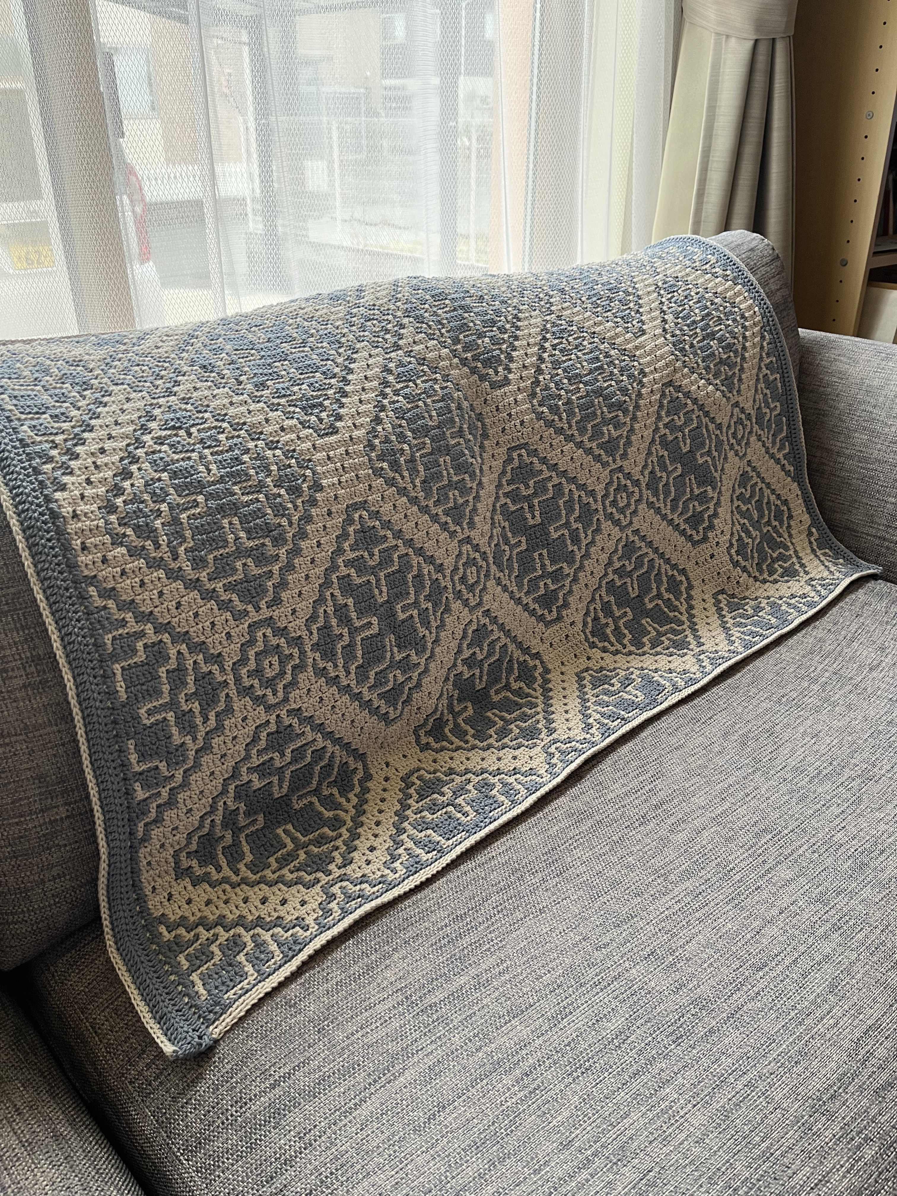 コットン糸のマルチカバー　ブルーベリー×ライトグレーラメ入り