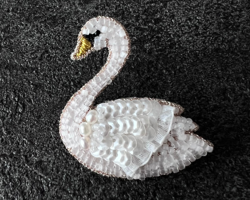 オートクチュール刺繍　Aloha吹き出しブローチ オートクチュール刺繍 Aloha吹き出しブローチ