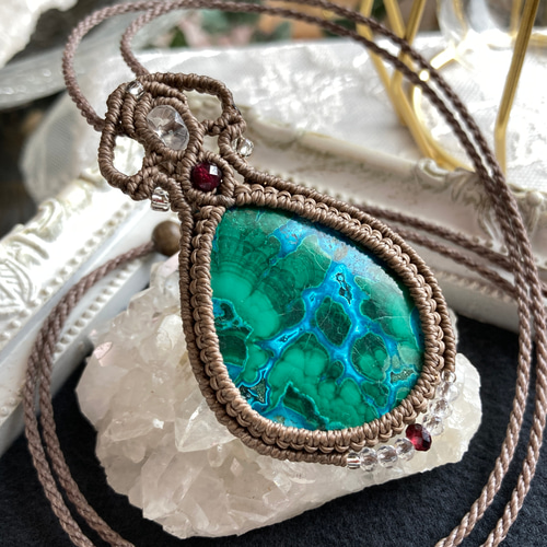 流木＆クリソコラマラカイト＆モルガナイトのマクラメ編みネックレス マラカイトクリソコラ・クリソコラマラカイト⭐︎大きめサイズ