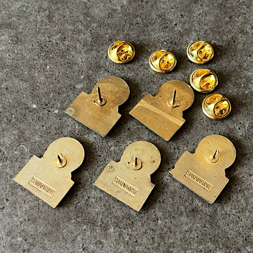 送料無料】5個 フランス ヴィンテージ ピンバッジ Lindt リンツ