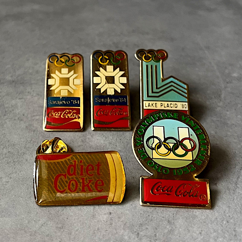 フランス雑貨★ピンバッジ大量200個セット★コカコーラ　エッソボーイ&ガール フランス雑貨☆ピンバッジ大量200個セット☆コカコーラ