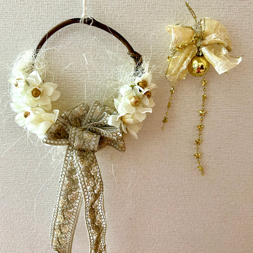 569»早割りホワイトクリスマスリース*ゴールドリボン*ゴールドボール