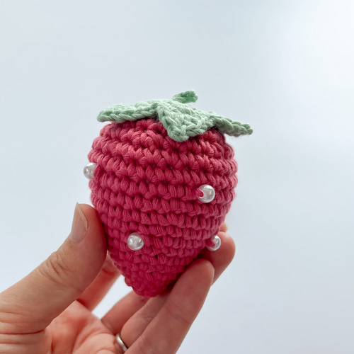 いちごのあみぐるみ パールがオシャレ やわらか安心◎ 春 果物 撮影