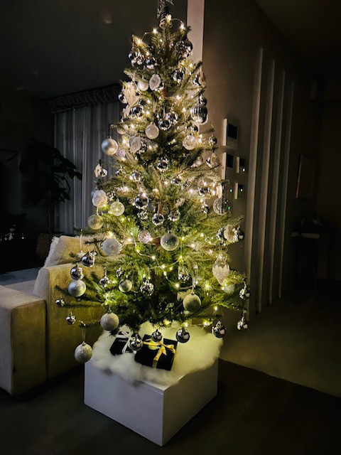 クリスマスツリー用台座 (正方形木箱)  ／ 塗装色・ホワイト ／ オーナメント収納庫 ／ 収納テーブル