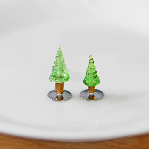 小さな ガラス細工のクリスマスツリー（白1個・黄緑2個）＆ 飾れる