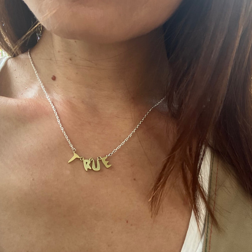 真鍮とシルバーコンビネーション・文字・イニシャルネックレス ユニセックス 真鍮とシルバーコンビネーション 文字ネックレス
