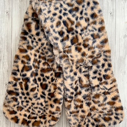 ブラウン豹柄　ボアマフラー　ハンドメイド　ふわもこ　akaneko ボア　猫　ストール　アニマルボア 6枚目の画像