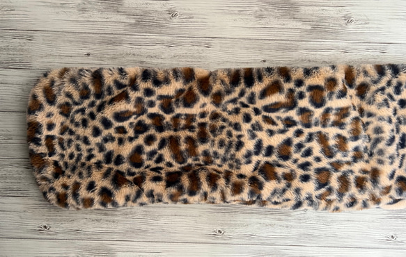 ブラウン豹柄　ボアマフラー　ハンドメイド　ふわもこ　akaneko ボア　猫　ストール　アニマルボア 9枚目の画像