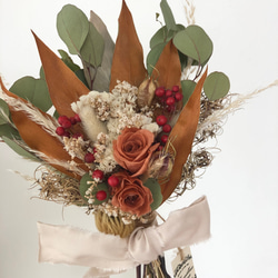 バラとグレビレアゴールドのスワッグブーケ❁ ドライフラワー　スワッグ　プレゼント　秋　ウエディング　プレゼント　 6枚目の画像