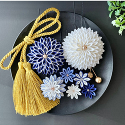 つまみ細工髪飾り　成人式　卒業式　ネイビー　紺色　振袖　着物　晴れ着　和装　袴 つまみ細工髪飾り 成人式 卒業式 ネイビー 紺色 振袖 袴 和装