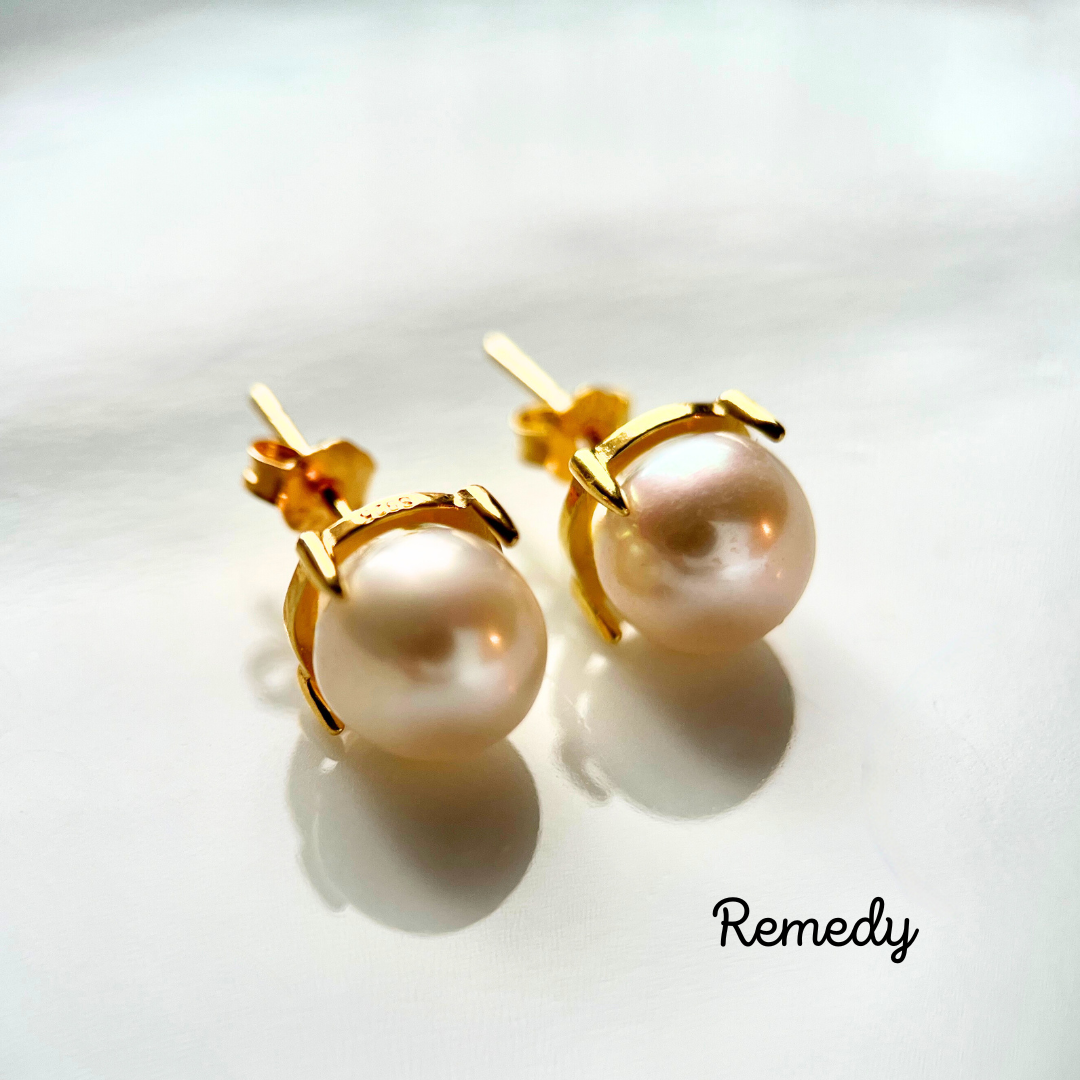 【ペルラ・ビアンカ】淡水真珠のスタッドピアス 18KGP Silver925 6月誕生石