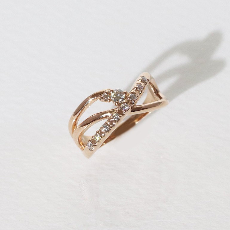 k10 アシンメトリークロス リング ダイヤモンド 0.12ct 指輪 ピンキーリング