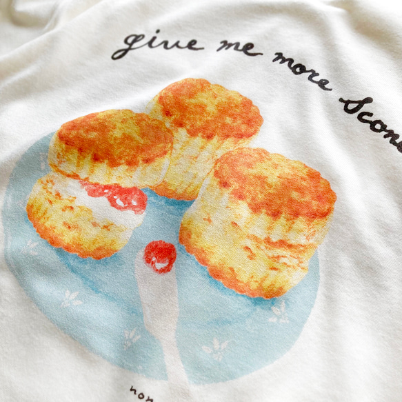 【預計11月底出貨】司康餅長袖T卹（奶油色）| 長袖T卹【紅茶系列】 第6張的照片