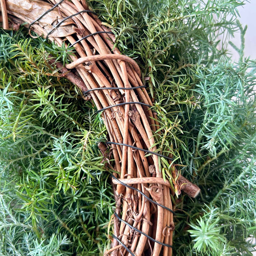 30cm 針葉樹と冬の赤い実のクリスマスシンプルフレッシュリース