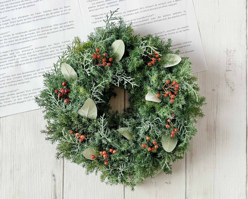 30cm 針葉樹と冬の赤い実のクリスマスシンプルフレッシュリース
