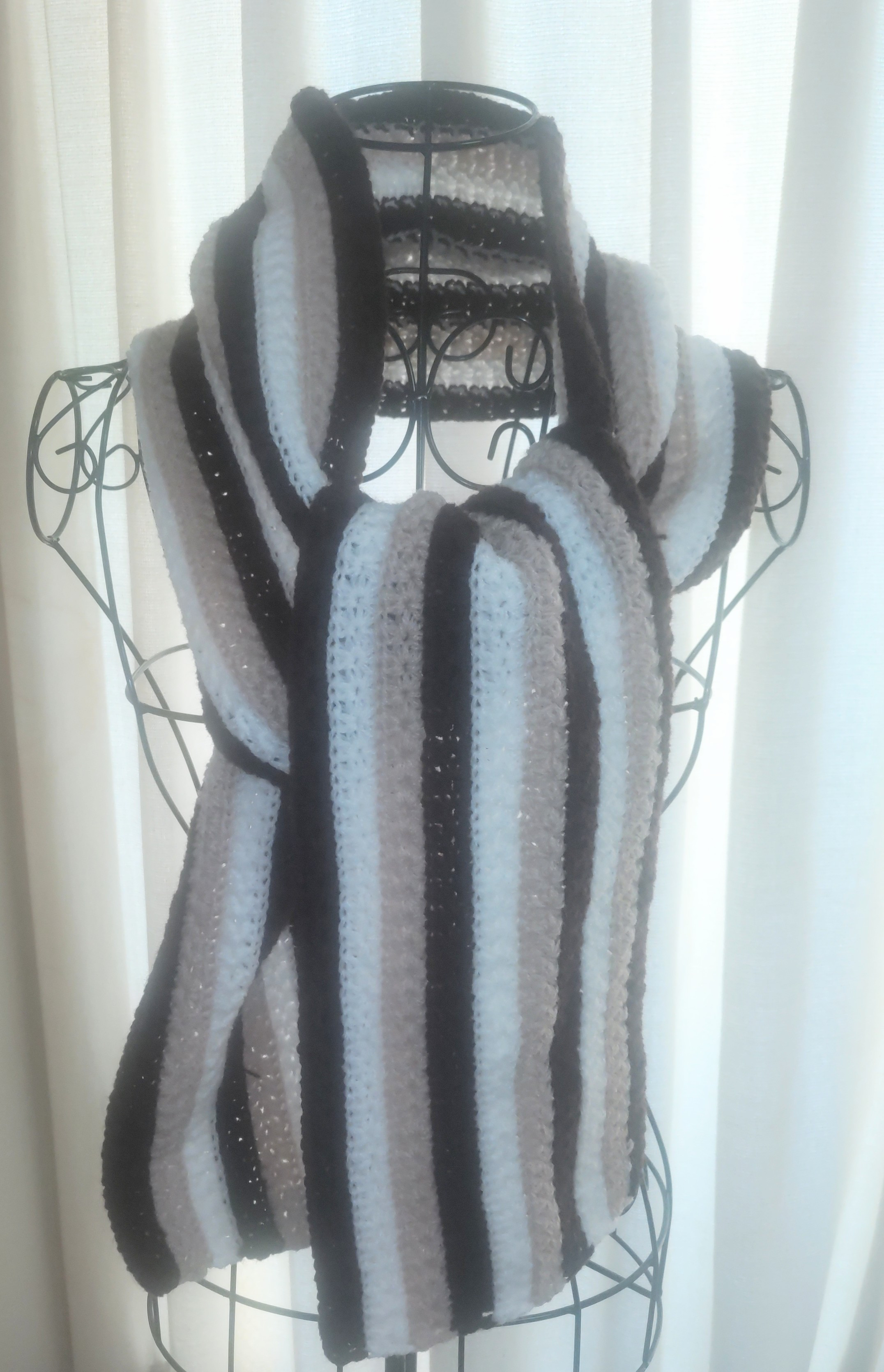 送料無料〜♪手編みの スタークロッシェのボーダーマフラー（茶系）