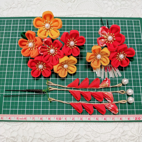 七五三 つまみ細工 髪飾り(赤 秋 オレンジ) 銀ビラ 3才 7才 753 三歳
