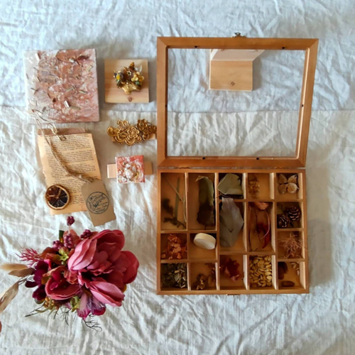 受注）creema 秋の標本箱 木の実 紅葉 入り アクセサリー収納 洋書