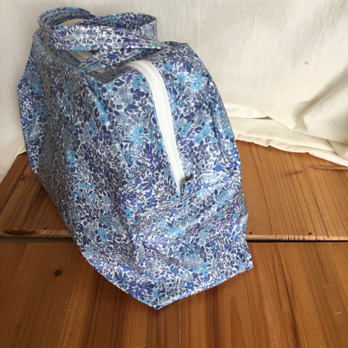 R様オーダー★リバティ柄レッスンバック　ブルー小花 入園入学グッズ New 5点セット - 保育園 幼稚園 レッスンバッグ