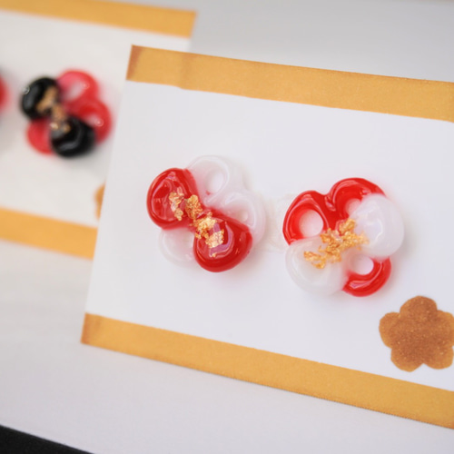 輪っかの花びら〜『和風/赤』 丸いお花 選べるピアス/イヤリング 浴衣