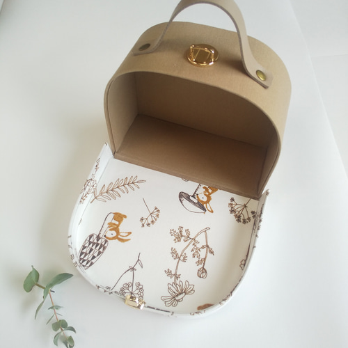 カルトナージュのミニトランクBOX、キッズトランク(Pure rabbit