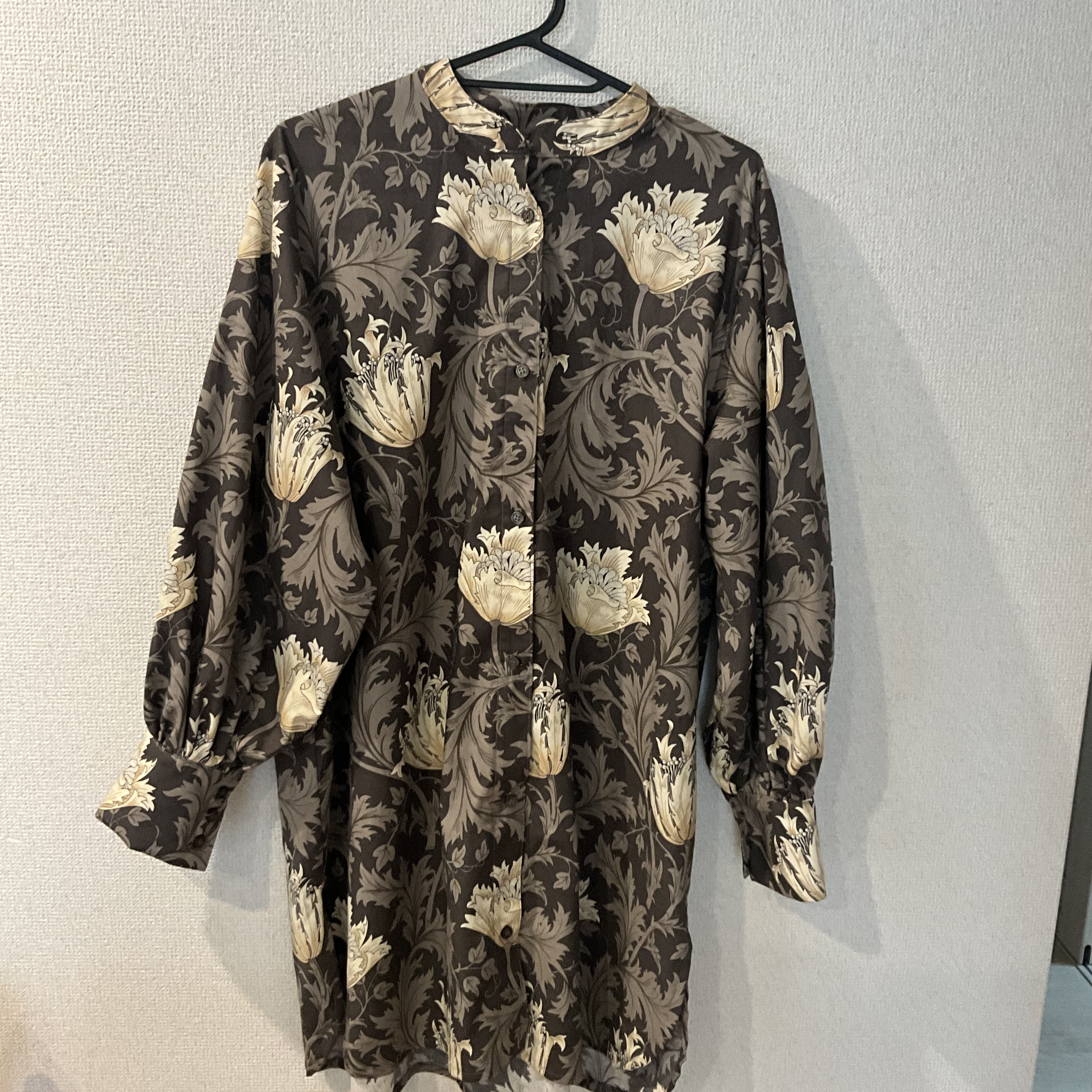 ボリュームスリーブブラウス　Lサイズ