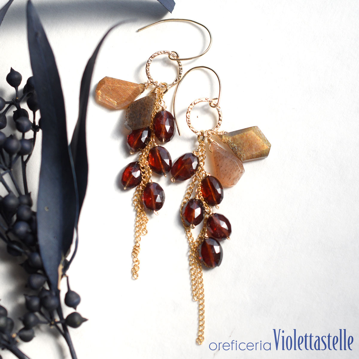 14kgf 油絵のようなピアスVr.04（ゴールデンムーンストーン、ガーネット）