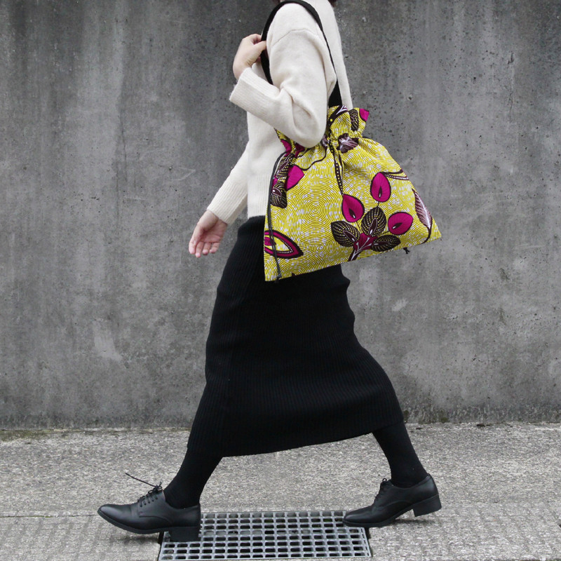 アフリカ布の巾着バッグ（アフリカンプリント）トート 大きめ