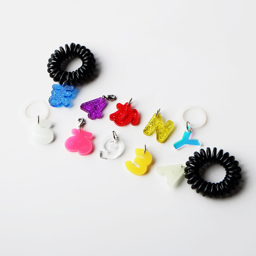 アクリル製 一文字アクセサリー（約20mm/2cm） キーホルダー WORKSHOP