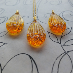 ヴィンテージ　Topaz－Lined薔薇　シンプルで美しいネックレス 6枚目の画像