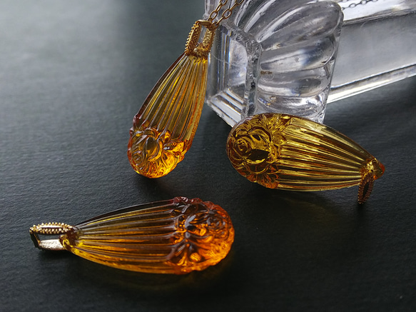 ヴィンテージ　Topaz－Lined薔薇　シンプルで美しいネックレス 7枚目の画像