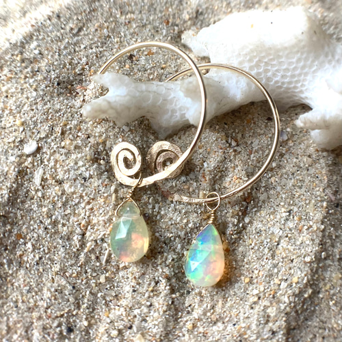 宝石質】*14kgf*Swirl and Opal プレシャスオパールの渦巻きピアス☆槌 