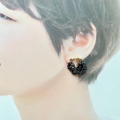 ダークカラーファルファーレゴールド＊イヤリングorピアス(パープル 
