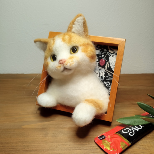 ほっこり♡猫の見える窓】茶白猫ver.【羊毛フェルト】【猫】【フレーム