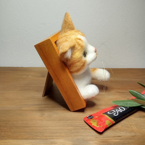 ほっこり♡猫の見える窓】茶白猫ver.【羊毛フェルト】【猫】【フレーム