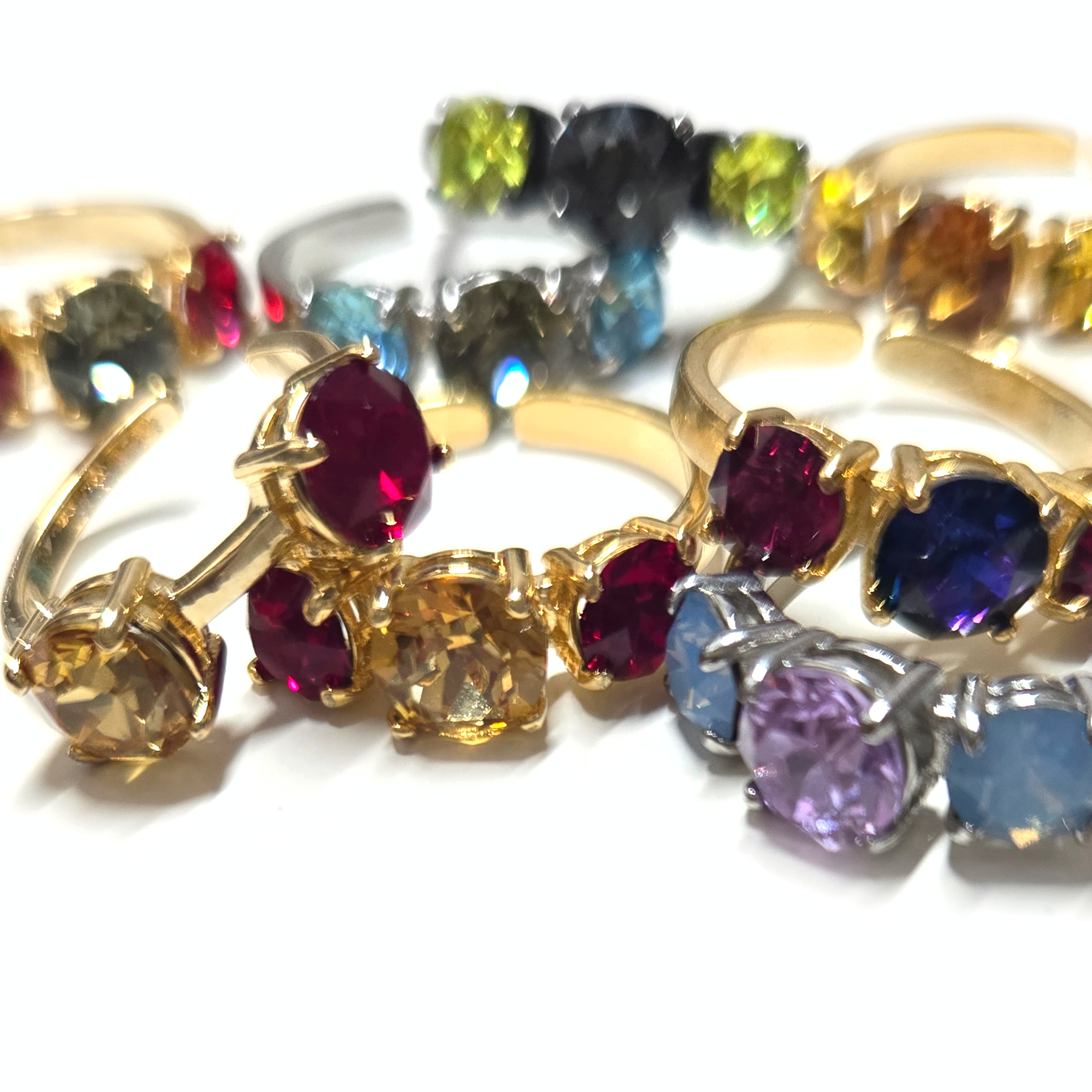 スワロフスキー 3連ビジューの華やかリングお揃いイヤーカフセット 6mm 5.5mm サイズ調節可能 フリーリング