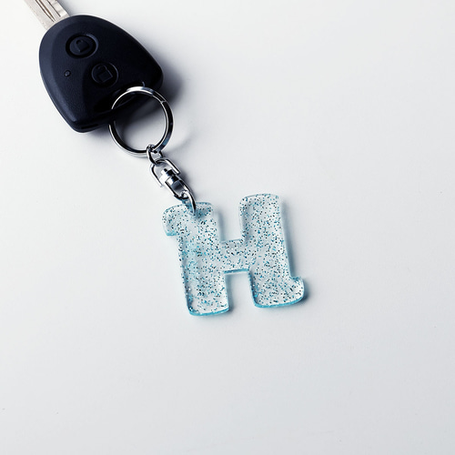 Mサイズ】アクリル製 イニシャルキーホルダー ラメ（約45mm/4.5cm