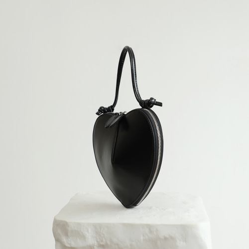 ハートロゴ付きブラックボディバッグ ハートロゴ付きブラックボディバッグ ハートロゴ付きブラックボディ