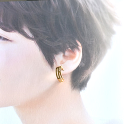 銷售！ [適合金屬過敏者！ ] 】鏤空設計半手術不鏽鋼圈形耳環 第7張的照片