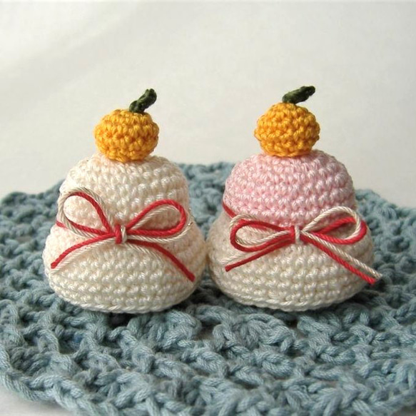 しろくま貯金箱♡鏡餅 白または紅白 編みぐるみ あみぐるみ 正月 飾り