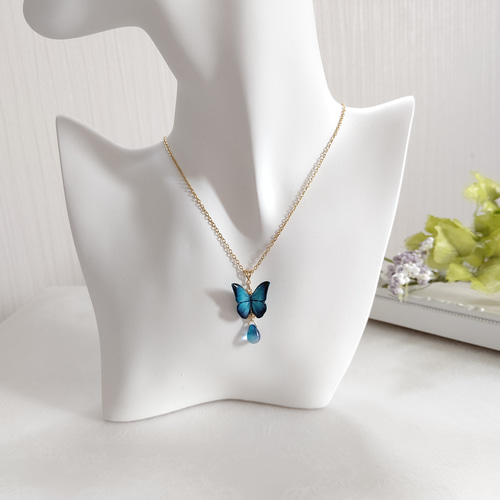 ひと粒チェコビーズの蝶々ネックレス。アゲハ蝶 モルフォ蝶 オオルリ