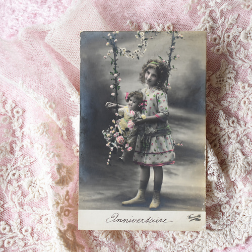 アンティークポストカード ビスクドールと美しい少女 Snowdrop