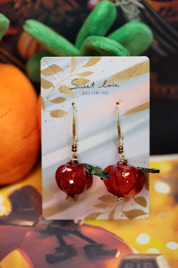 ハロウィンの可愛くて毒毒しいかぼちゃのピアス ピアス（フック