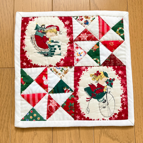 D クリスマスのミニタペストリー パッチワークキルト