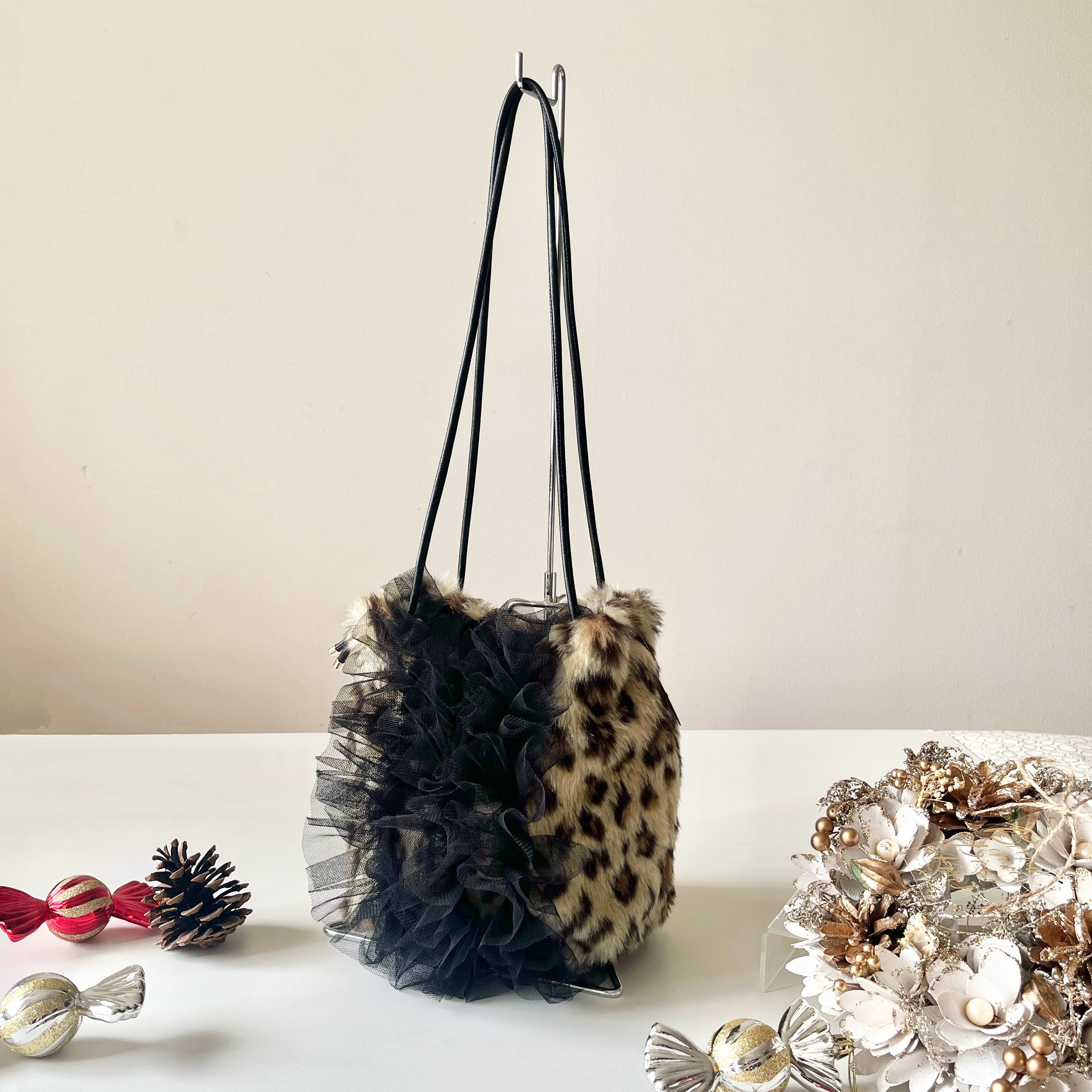 【5日以内発送】斜めがけにも！2way エコファー×ボリュームチュールmini bag（レオパード）