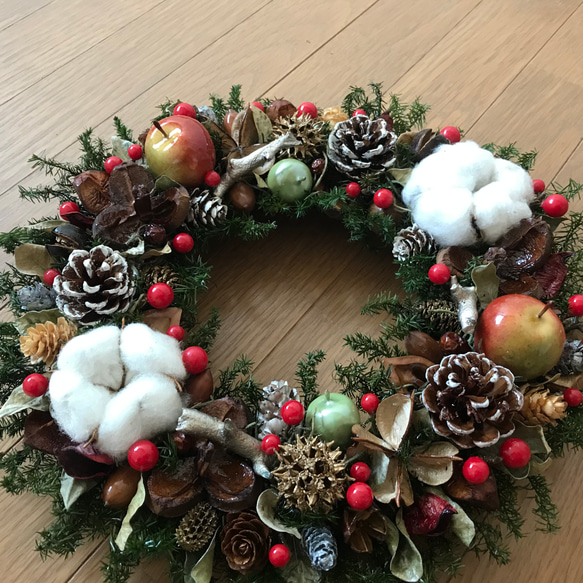 オールシーズン飾れるコットンフラワーと林檎のクリスマスリース30cm