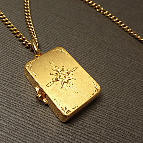 K18　ピルケース　ネックレス付き　60cm 薬入れ 18金　ゴールド ロケット K18イエローゴールド ロケットペンダント 地金ロケット